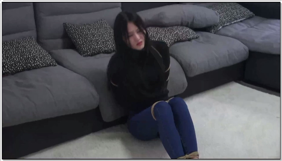 【灰鸟原创】清秀美女童小萌与二劫匪