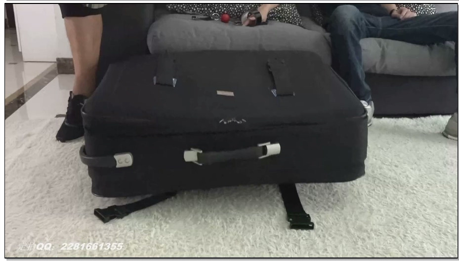 【灰鸟原创】老公欠高利贷跑路，妻子被高利贷绑架=甜甜