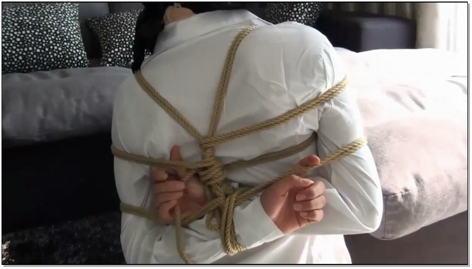 【灰鸟原创】少妇亚男遭劫五花驷马塞嘴蒙眼丝袜套头