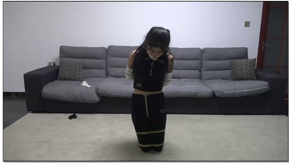 【灰鸟原创】漂亮女孩被尾行入室绑架堵嘴折磨