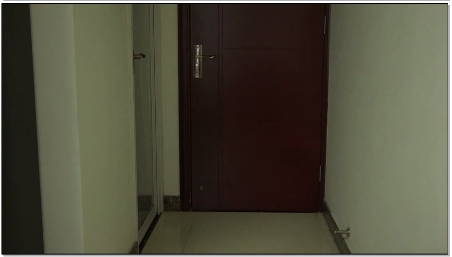 【灰鸟原创】被绑架后注射了媚药的女记者警局还原真相，体验女犯生活