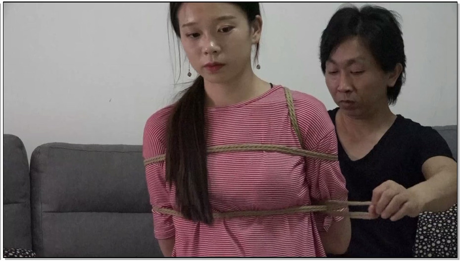 【灰鸟原创】夏天儿初绑镣铐实录