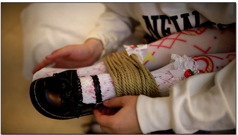 【荷仙美缚】02年美少女依依的lolita调教之旅