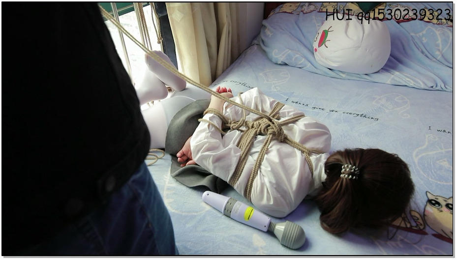 【HUI】短裙白丝，绑得严严实实