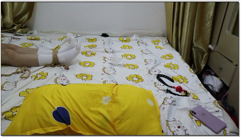 【荷仙美缚】不良少女驯服记 第一步捆起来带上口球项圈鞭子一阵调教不良少女就会乖乖…