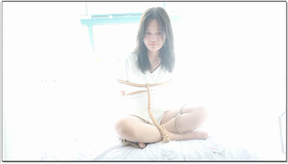 【荷仙美缚】颜值美少女的多种绑法的放置挣扎tk，萧玥姐姐的白裙肉丝高跟装