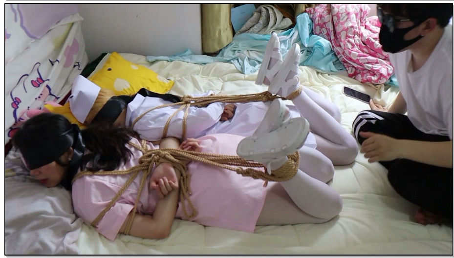 【荷仙美缚】护士白丝少女之间的姐妹情