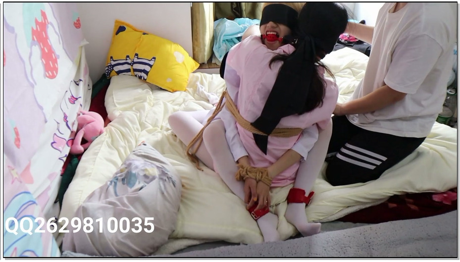 【荷仙美缚】护士白丝少女之间的姐妹情