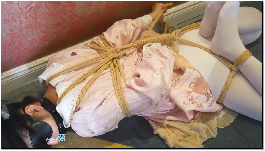 【倔强原创】小羽第二弹 M腿 放置 挠脚丫 尝试脱出