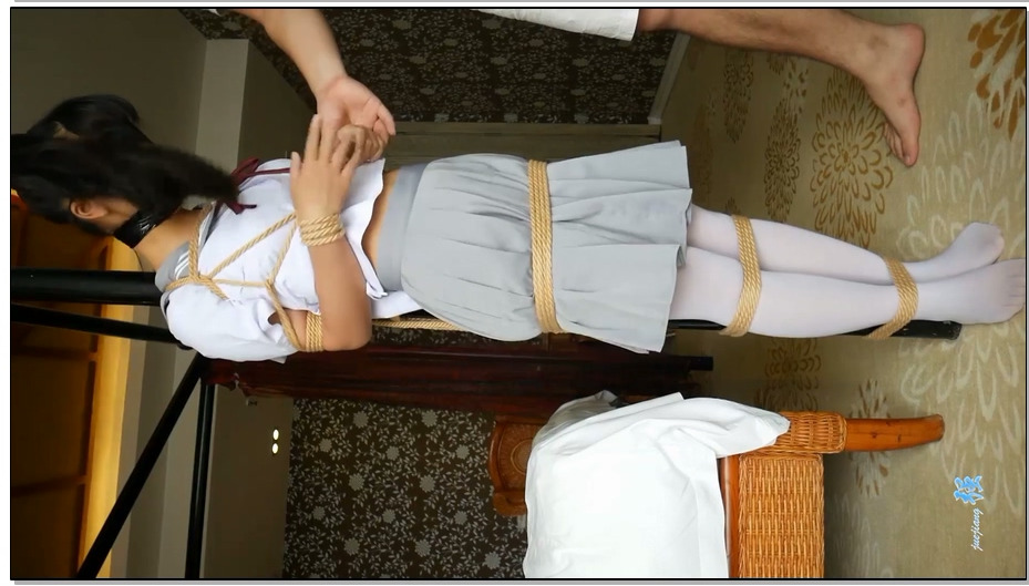 【倔强原创】小羽 输了游戏可是要被吊起来的哦 白丝水手服吊缚