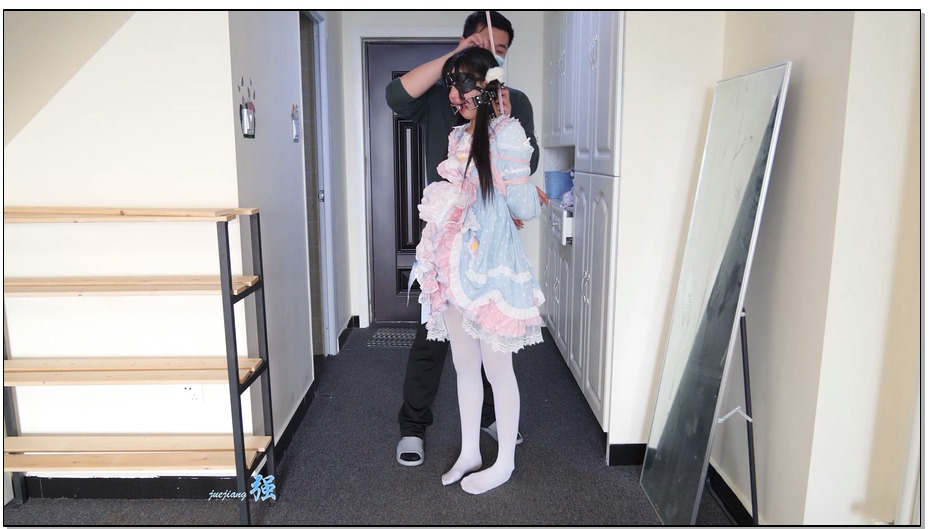 【倔强原创】lo娘 小零单脚吊缚