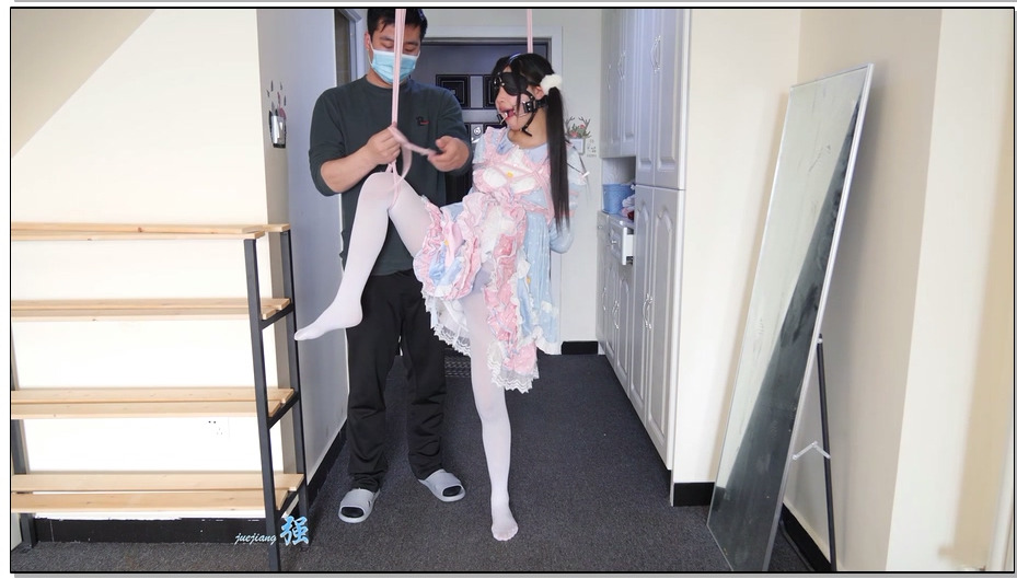 【倔强原创】lo娘 小零单脚吊缚