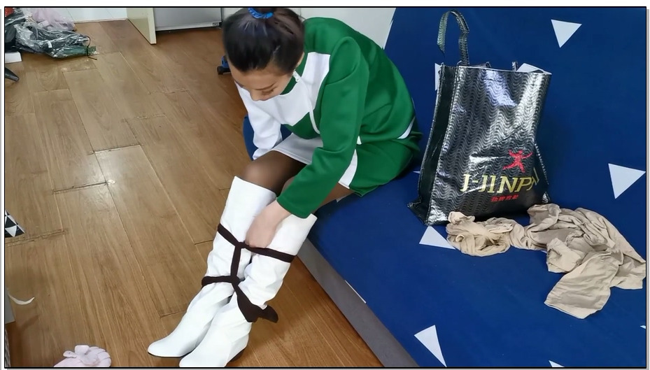 【JS原创】丝袜销售员 上-凌薇主演-上门推销与色魔-迷晕后身上被密密麻麻的绑着绳子