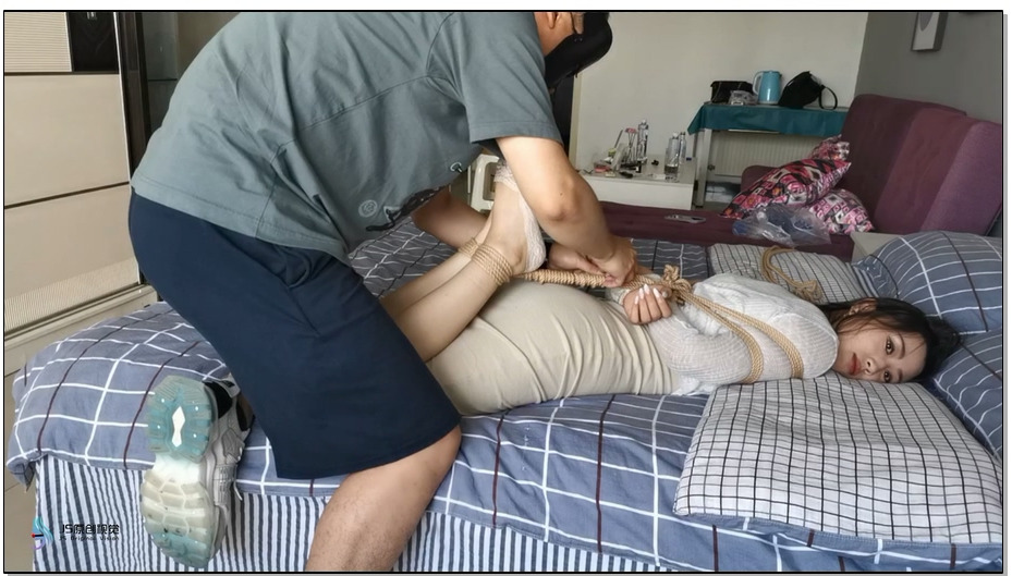 【JS原创】艾可 船袜驷马紧缚自救爱脱袜子的女孩