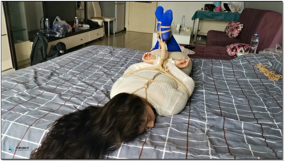 【JS原创】艾可 性感蓝丝袜 龟甲紧缚 驷马挣扎