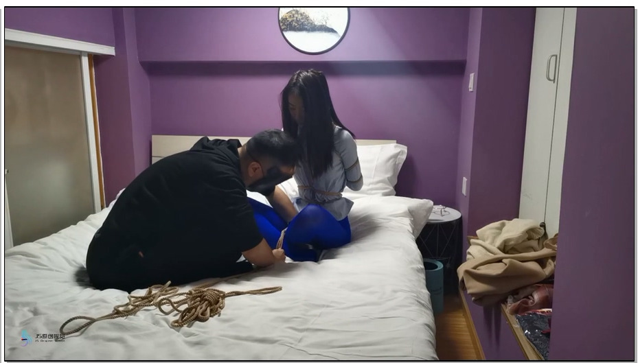 【JS原创】采文 性感蓝丝+后高手+股绳+团缚+蒙眼+口球堵嘴+挠痒+玩足