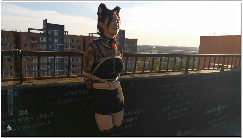【JS原创】露台上的猫女郎，股绳，口球堵嘴口水直流