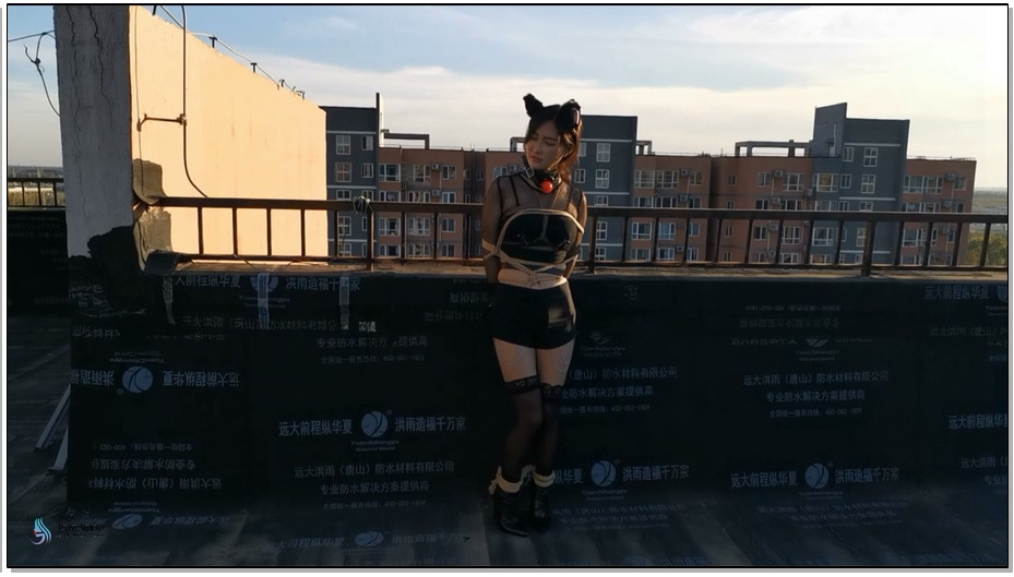 【JS原创】露台上的猫女郎，股绳，口球堵嘴口水直流