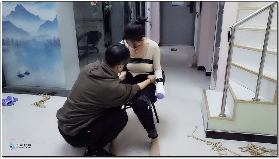 【JS原创】玖念 新模首秀 报复女上司 下 女上司惨遭下属报复原味封堵胶带束缚TK丝袜