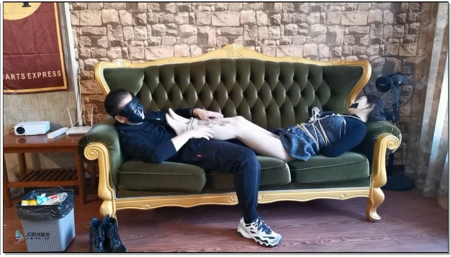 【JS原创】嘉莉 龟甲靴子连袜裤胶带封嘴恋足按摩