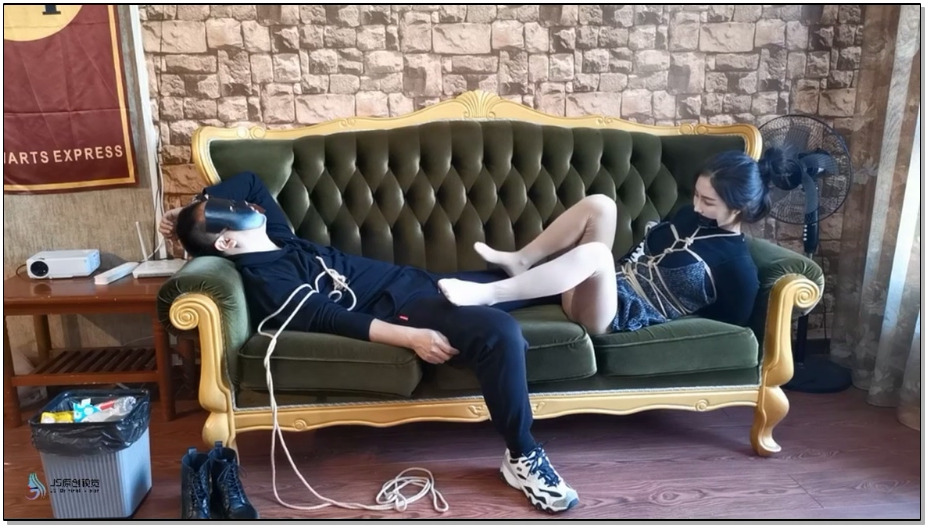 【JS原创】嘉莉 龟甲靴子连袜裤胶带封嘴恋足按摩