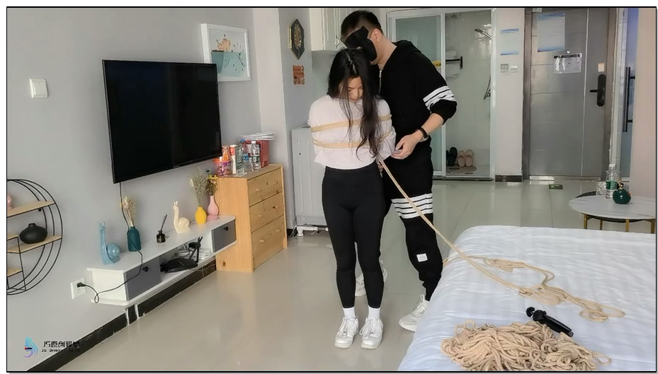 【JS原创】曼曼 意大利籍华人日式股绳白棉袜捆脚行走