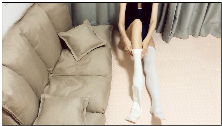 【九尾酱】九尾少女 多层丝袜死库水，拘束跪坐，白丝堵嘴，湿身