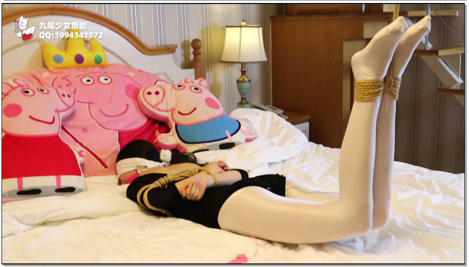 【九尾少女】大长腿遭到全身kb，蒙眼塞口中艰难下楼梯，逃跑失败被捉回