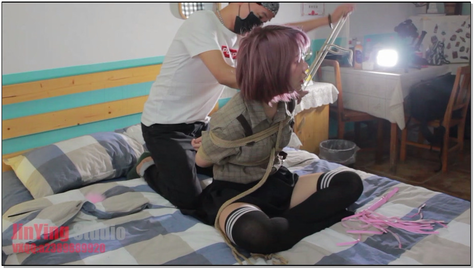 【金鹰绳艺】懵懂无知的小妹妹被折磨的十分痛苦无奈和羞耻！下次再也不随便和陌生人约了