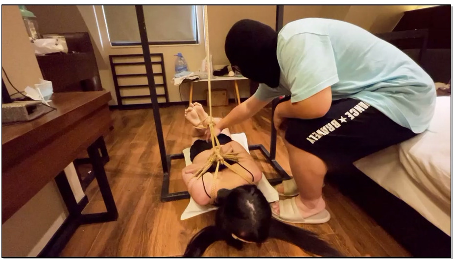 【杰仔】小茜的调教日常 tk+跪立行走+泡泡机外用＋强高+驷马放置＋强sp