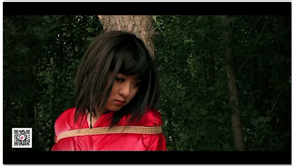 【丽柜美束】2017 梦游仙境 河畔美束 佩佩（原版官方视频）