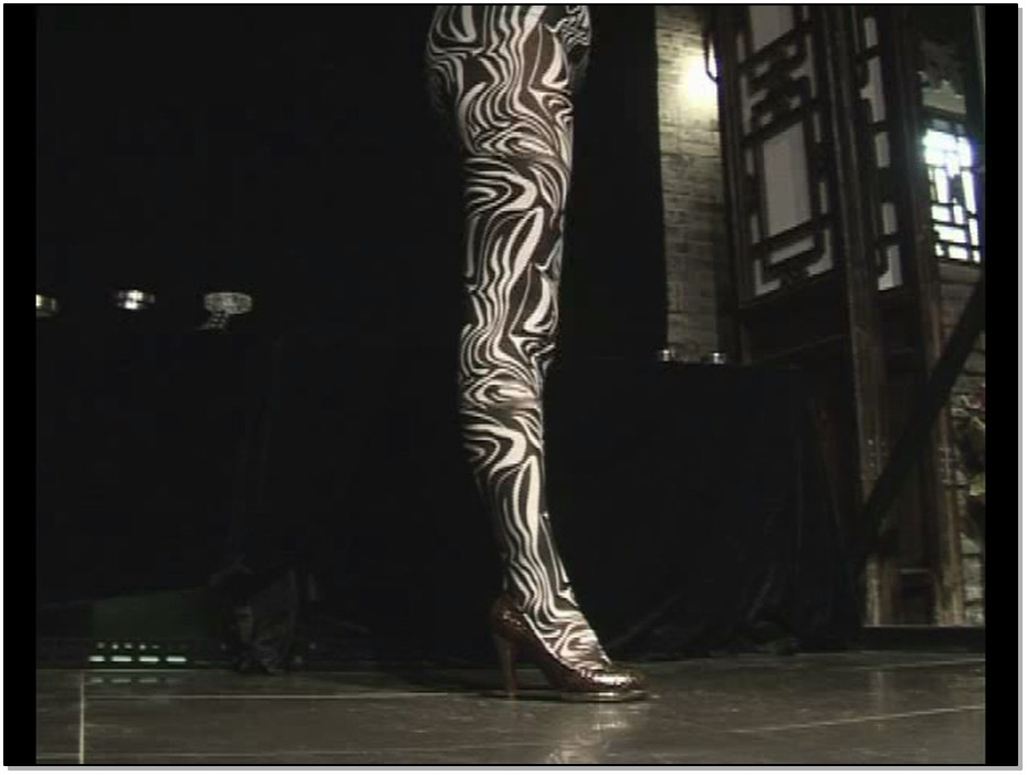 【丽佳美亚】老外约拍野外押解刑讯 －星星