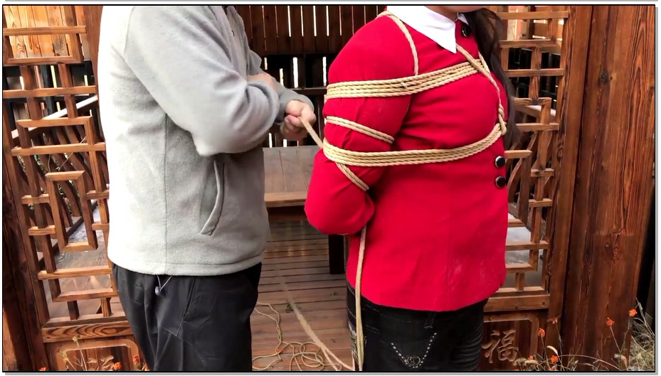 【丽佳美亚】潇潇 寒亭残雪捆绑露出(户外,手铐,脚镣,项圈,裸足,家务)