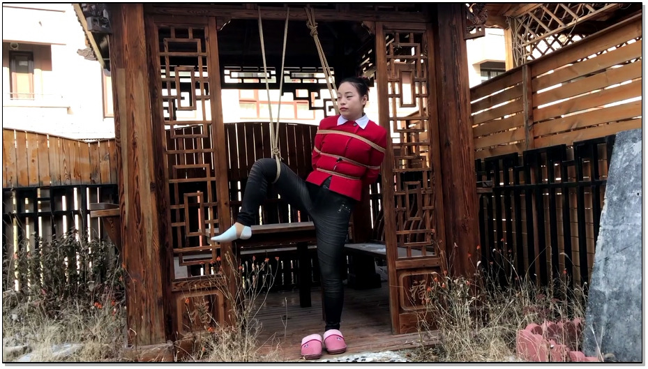 【丽佳美亚】潇潇 寒亭残雪捆绑露出(户外,手铐,脚镣,项圈,裸足,家务)