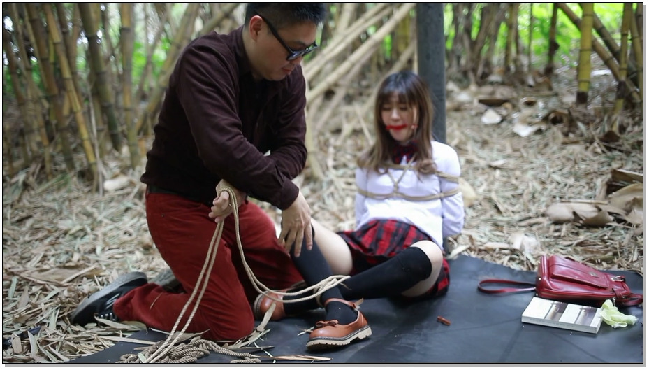 【猎美工作室】林中少女 首部户外实景绑 架片 首次双匪调 教，全程户外 。剧情悬疑