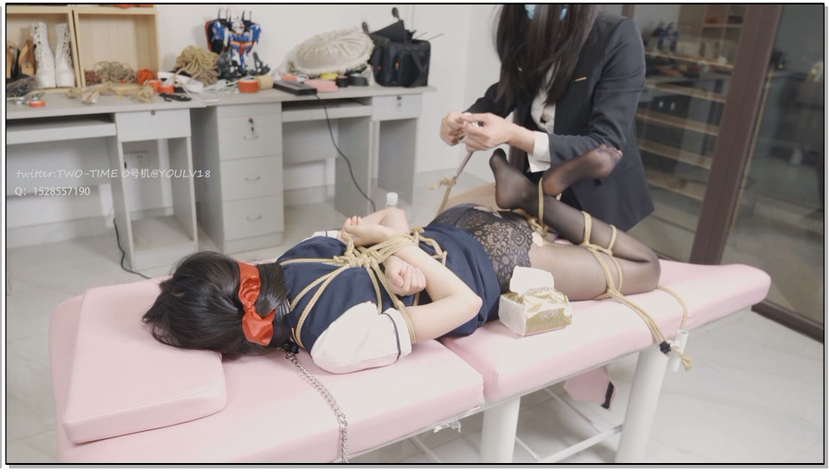 【LMXY】G钩弄得妹子哭得挺可怜的 OL装 驷马 捆绑鞭打 TK 单腿吊鞭