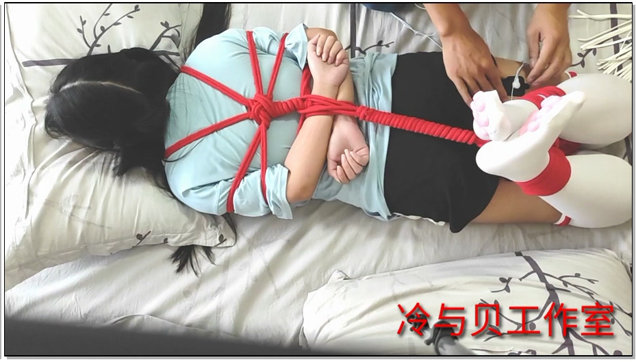 【冷少与贝娘】电击，耳光 M开腿电击放置+驷马鞭打光