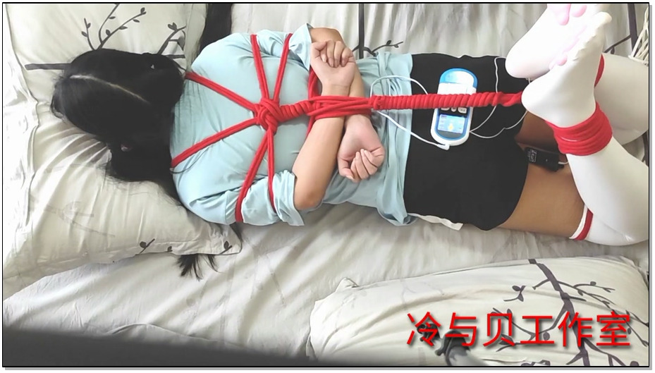【冷少与贝娘】电击，耳光 M开腿电击放置+驷马鞭打光