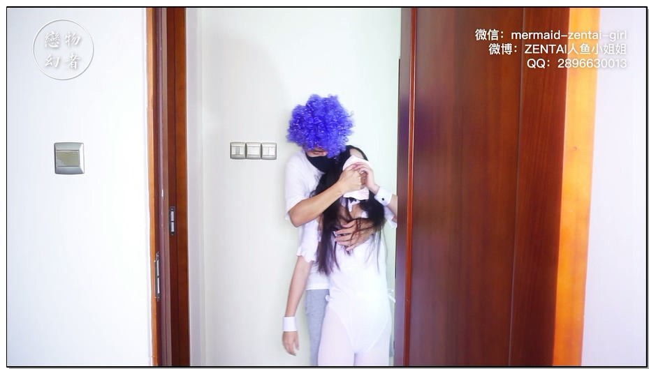 【恋物幻者】高叉白丝兔女郎的箱中屈辱闷热之旅！口球+捆绑+行李箱封禁+户外公共场所放置