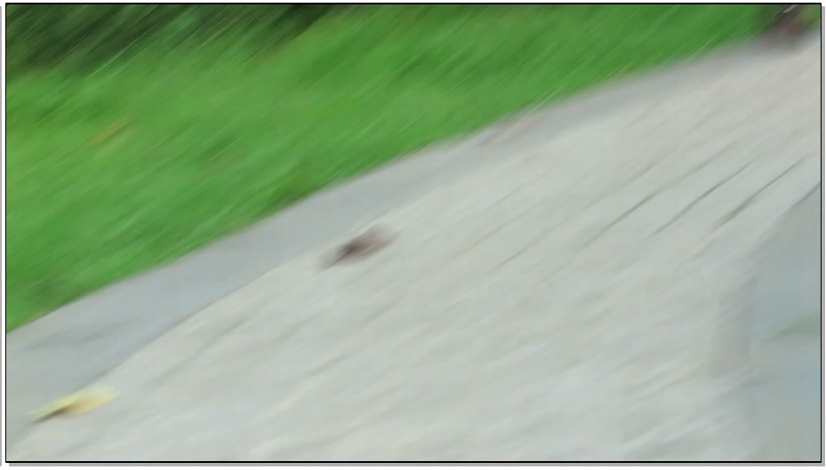 【魔法摄影工坊】水手服少女黑丝美腿镣铐散步,冒着被人发现的危险偷玩镣铐