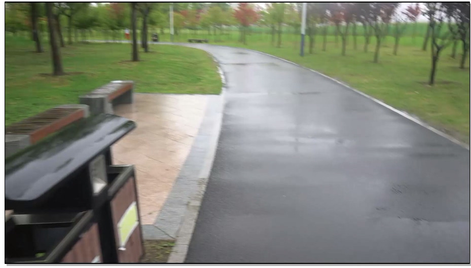 【魔法摄影】小翼 雨天小事故 户外拍摄途中遭遇脚铐打不开