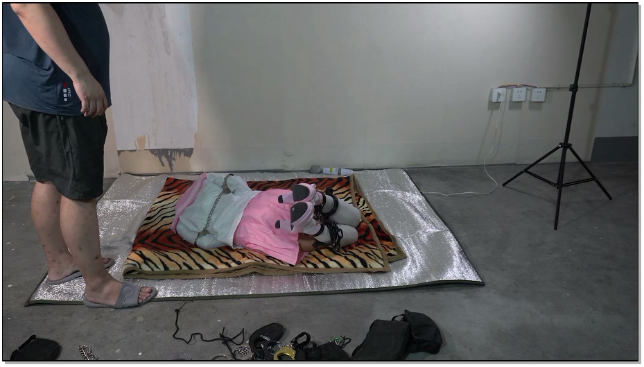 【魔法摄影】小翼 粉色水手服逃脱游戏