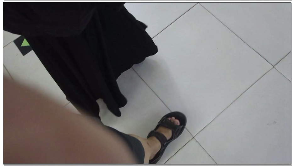 【魔法摄影】小翼 裙子里的秘密3 户外购物