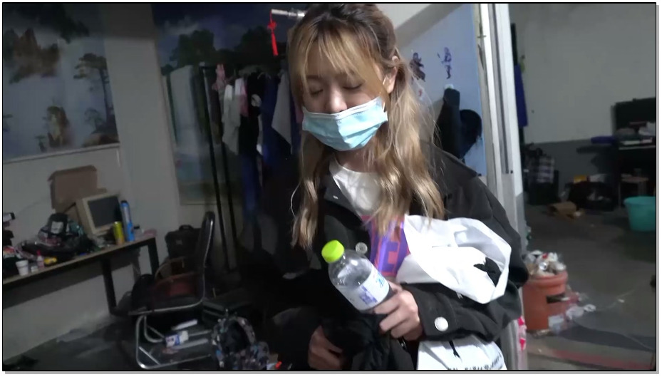 【魔法摄影】小翼 裙子里的秘密3 户外购物