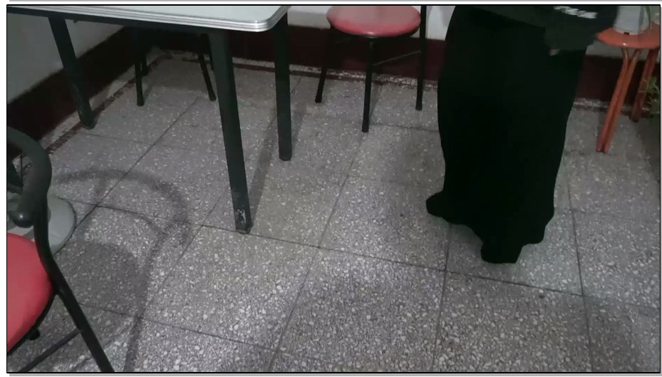 【魔法摄影】小翼 裙子里的秘密3 户外就餐