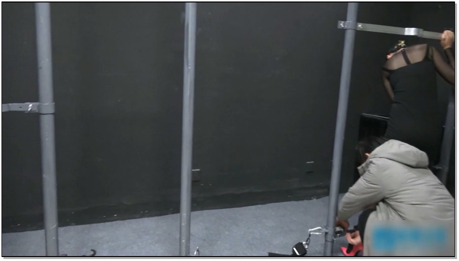 【MJ影视】五女展示新场景