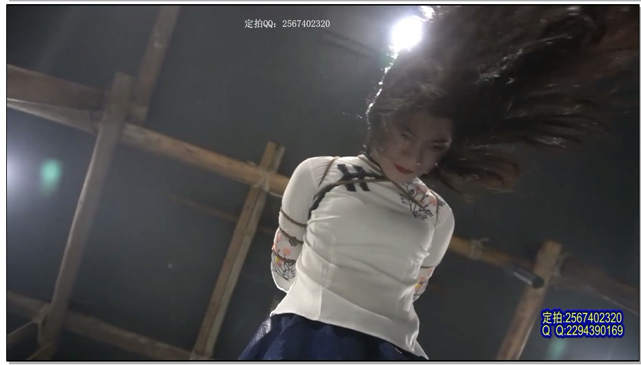 【MJ影视】铮铮铁骨 民国女大学生被特务捆到大树上暴晒又被押进刑房吊起来走绳三角木