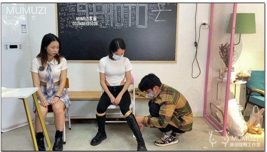 【MUMUZI】我的老师系列——朵朵格子短裙、被老师强po捆绑在凳子上挣扎，棒棒调教强g