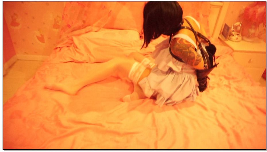 【美束咖啡】性感美女堵嘴呻吟单手套挣扎