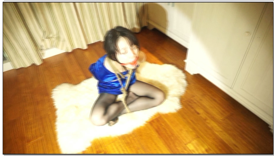 【美束咖啡】黑丝妹海老缚堵嘴口水横流